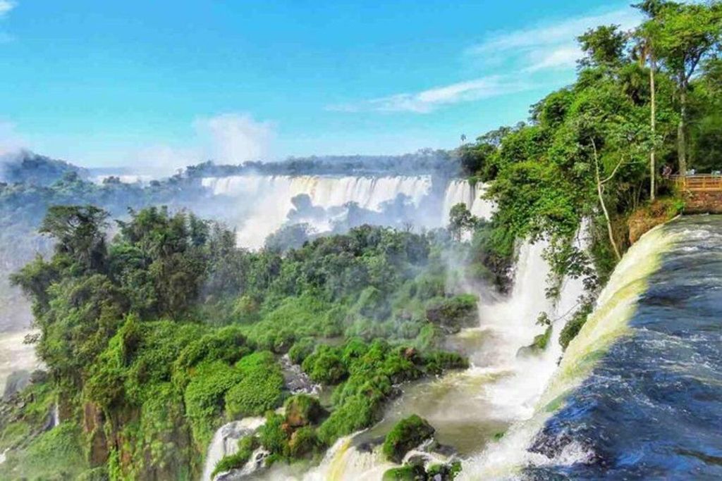 Buenos Aires: Iguazu Falls Private Tour mit Flügen