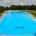 220 Meter Schwimmen - das ist im Brentano-Bad in Frankfurt am Main möglich.