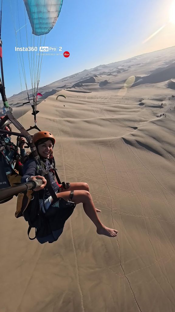 Von Huacachina aus: Gleitschirmflug über die Wüste