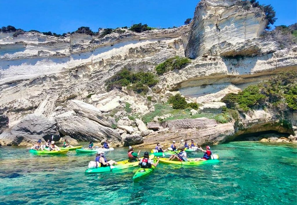 Bonifacio: Kajaktour und Schwimmen im Naturschutzgebiet bis zu den Klippen  