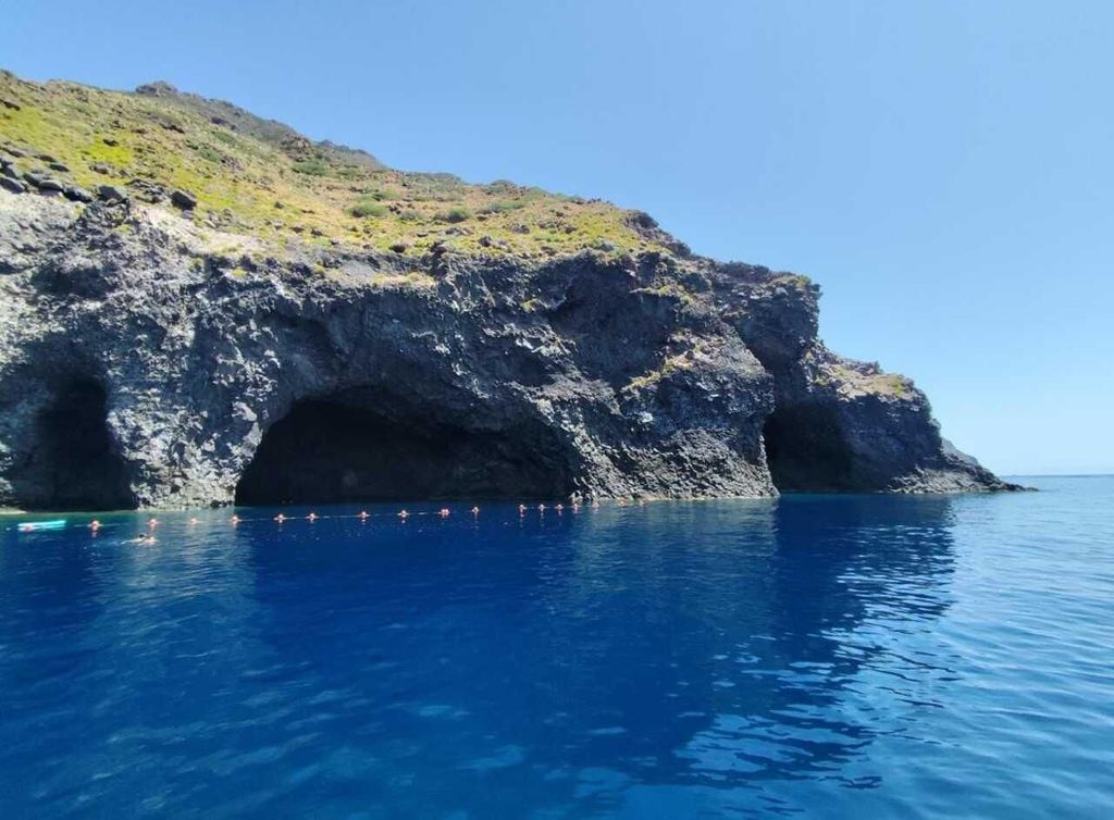 Von Lipari: Bootstour Alicudi & Filicudi