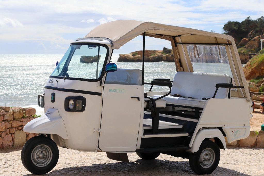 Albufeira: Strand, Altstadt & Falesia Elektrische Tuk Tuk Tour