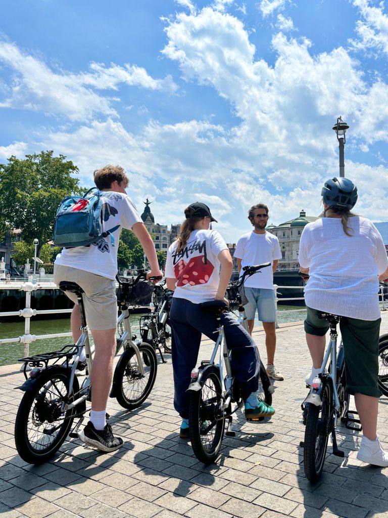 Bilbao: Geführte Highlights-Tour mit dem E-Bike – privat oder in der Kleingruppe