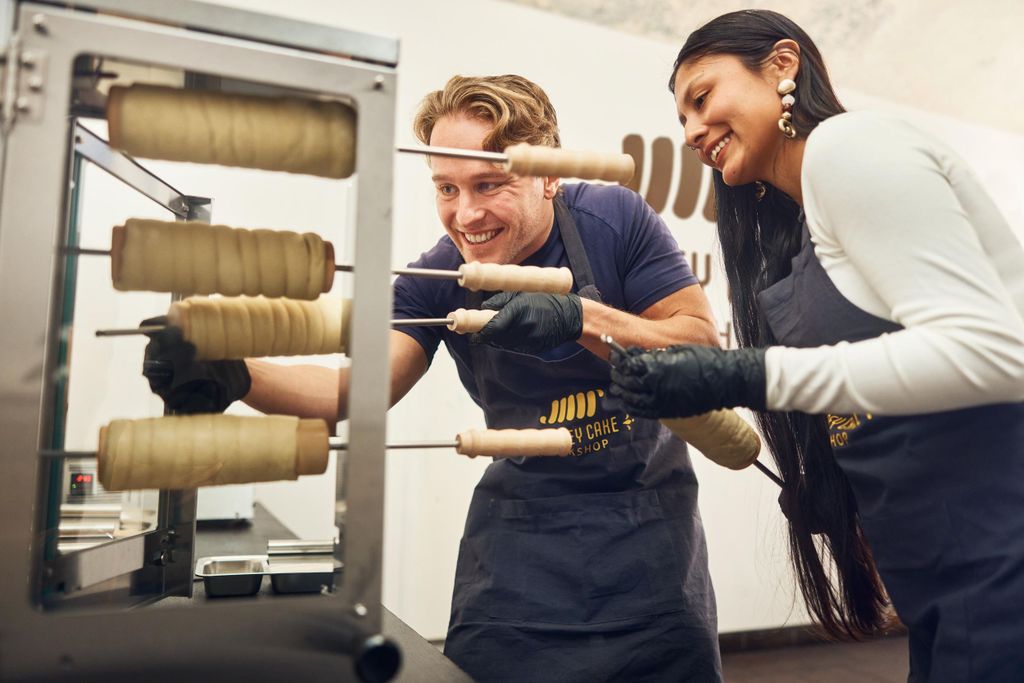 Prag: Workshop zur Herstellung von traditionellem Schornsteinkuchen (Trdelník)