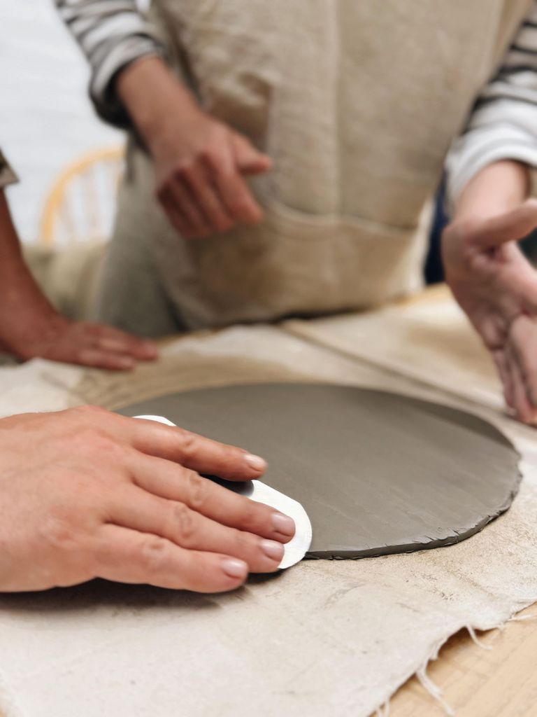 Schnupperkurs: Töpfern mit den Händen in Eastbourne