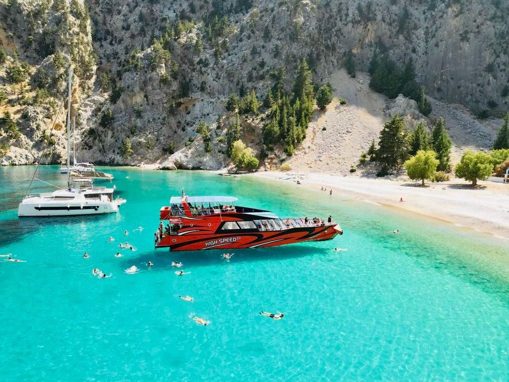 Rhodos: Kreuzfahrt nach Symi & St. George's Bay mit Hoteltransfer