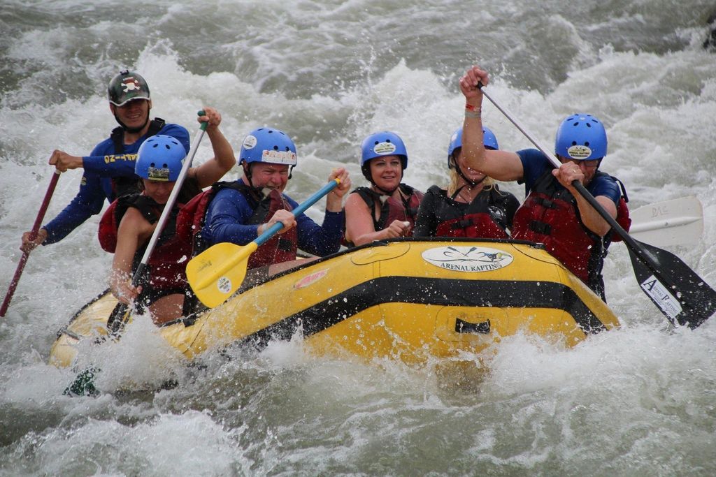 La Fortuna: Arenal Rafting Balsa River Klasse 2 & 3 Rafting