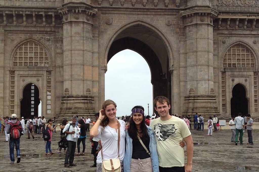 Mumbai Flughafen nach Surat Transfer