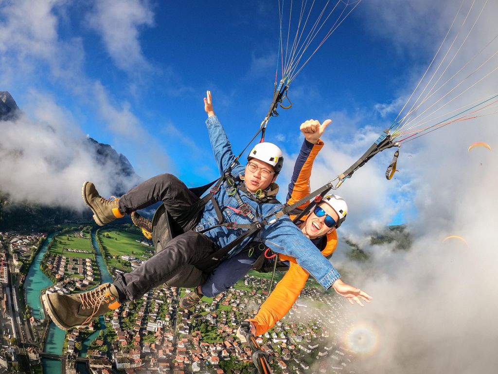 Interlaken: Tandem Paragliding Flug mit Pilot