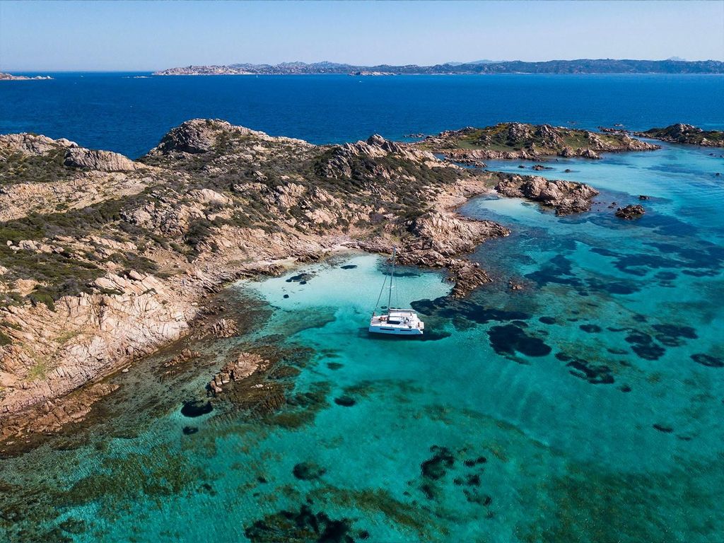 Von Palau aus: La Maddalena Archipelago Katamaran Tour mit Mittagessen