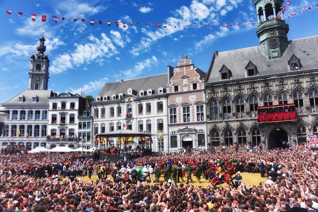 Mons: Führung auf den Spuren des Doudou