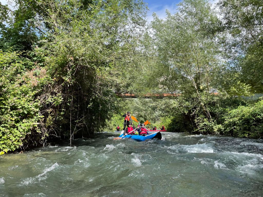 Umbrien: Kajaktour auf dem Fluss mit leckerem Mittagessen