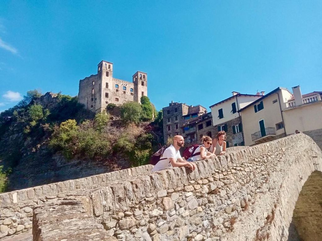 E-Bike-Tour ab Ventimiglia: Dolceacqua & Rocchetta Rivers