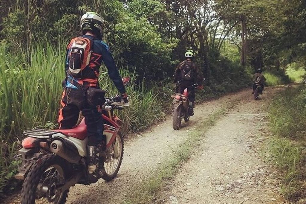 Kingston: JAMAICA Dirt Bike Tour 1 Tag Offroad/Onroad