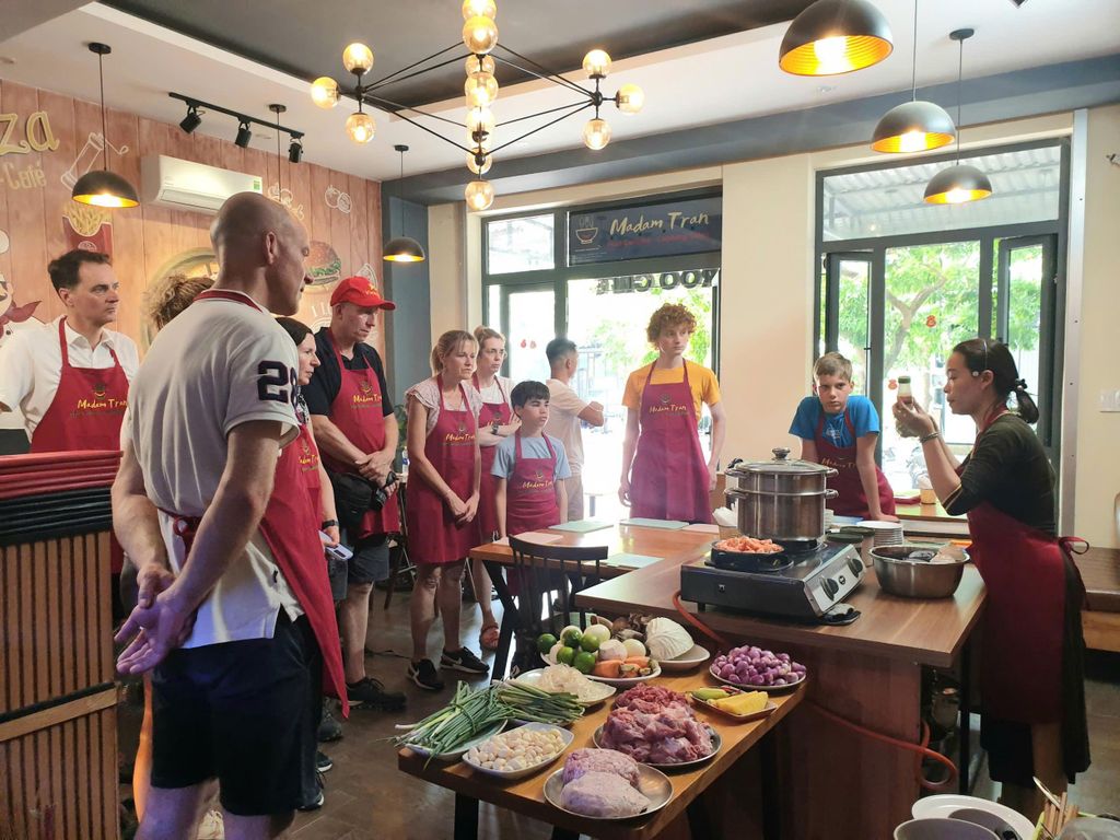 Hue: Kochkurs mit einer einheimischen Familie & praktische Erfahrung