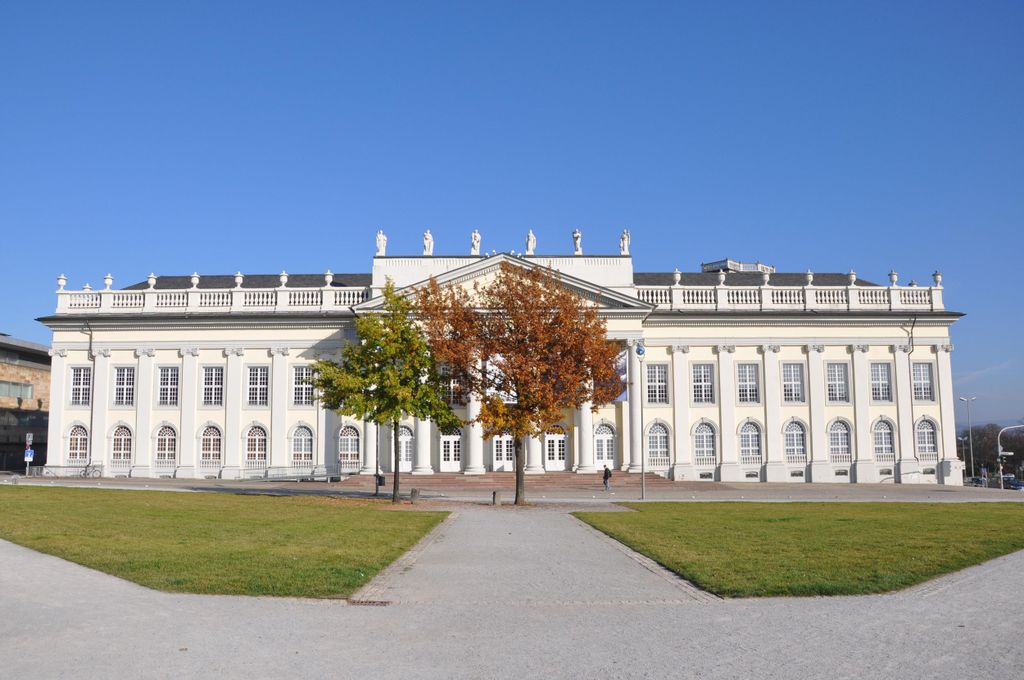 Kassel - Documenta: Vom Rahmenprogramm zur Weltausstellung