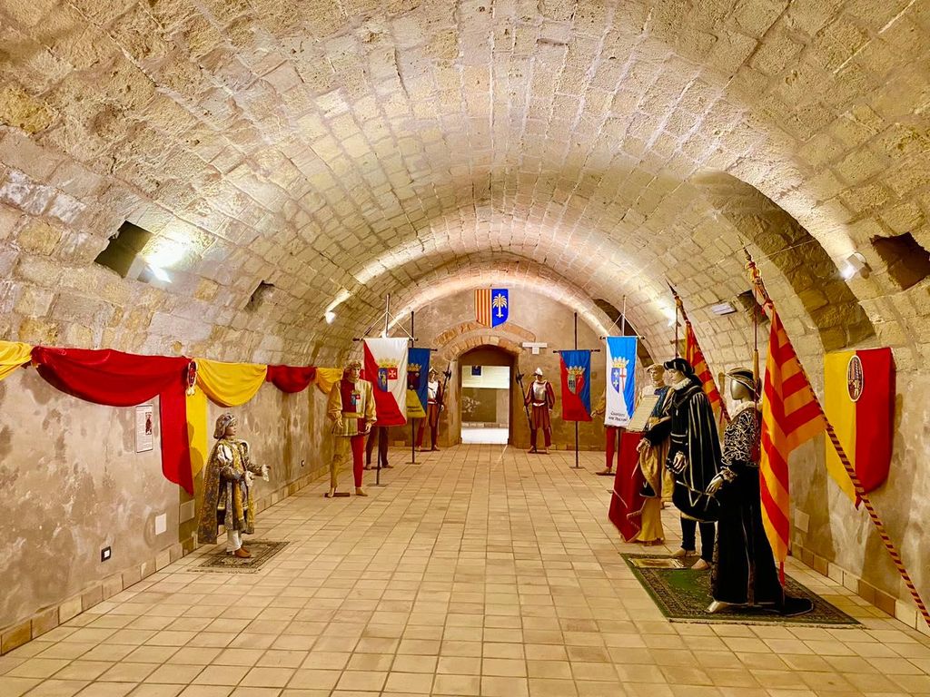 Führung durch die Ausstellung des historischen Umzugs von Santa Rita in Castelvetrano