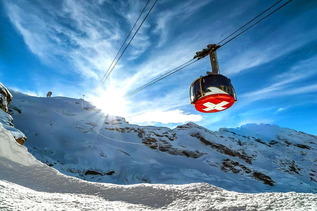 Ab Luzern: Halbtagestour auf den Titlis mit Ice Flyer