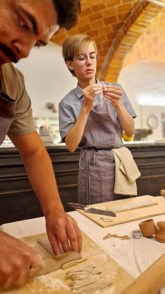 Siena: Bauernmarkt-Tour und Kochkurs mit Wein