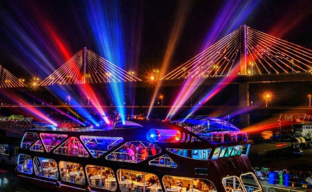 Goa: Club-Bootsfahrt mit Transfers und Abendessen