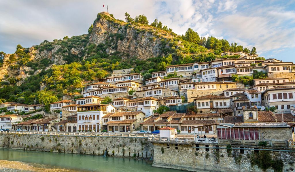 Berat & Durrës Stadt und Belsh See: Tagestour