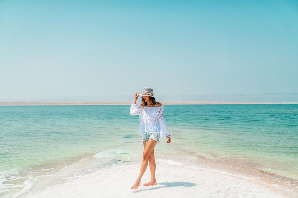 Von Amman: Tagestour zum Al-Mujib-Canyon und zum Salzstrand des Toten Meeres