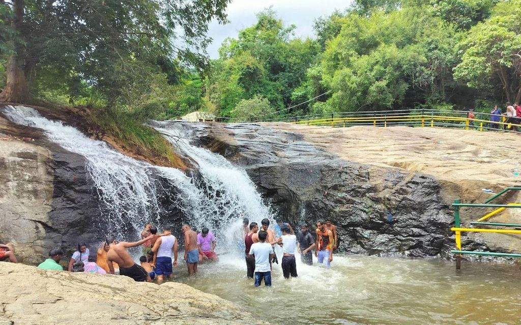 Von Madurai aus: Ganztagestour zu den Kumbakarai-Wasserfällen und nach Kodaikanal
