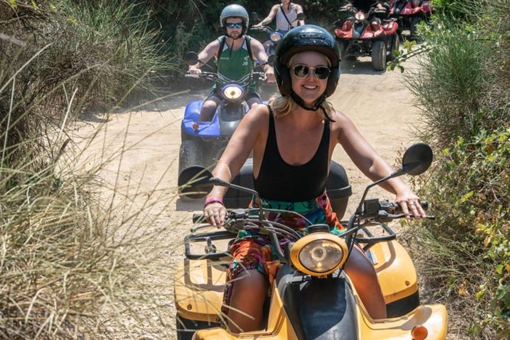 Agios Gordios: Korfu ATV Quad Tour mit Mittagessen im Pink Palace