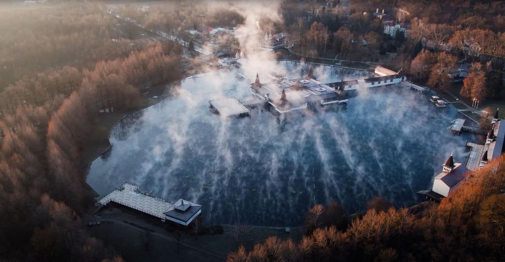 Wellness-Ausflug nach Hévíz: Tagestour zum Thermalsee von Budapest