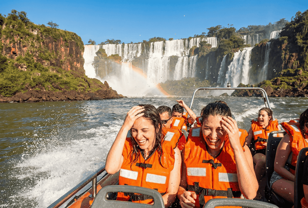Puerto Iguazú: Argentinische Wasserfälle & tolles Abenteuerboot