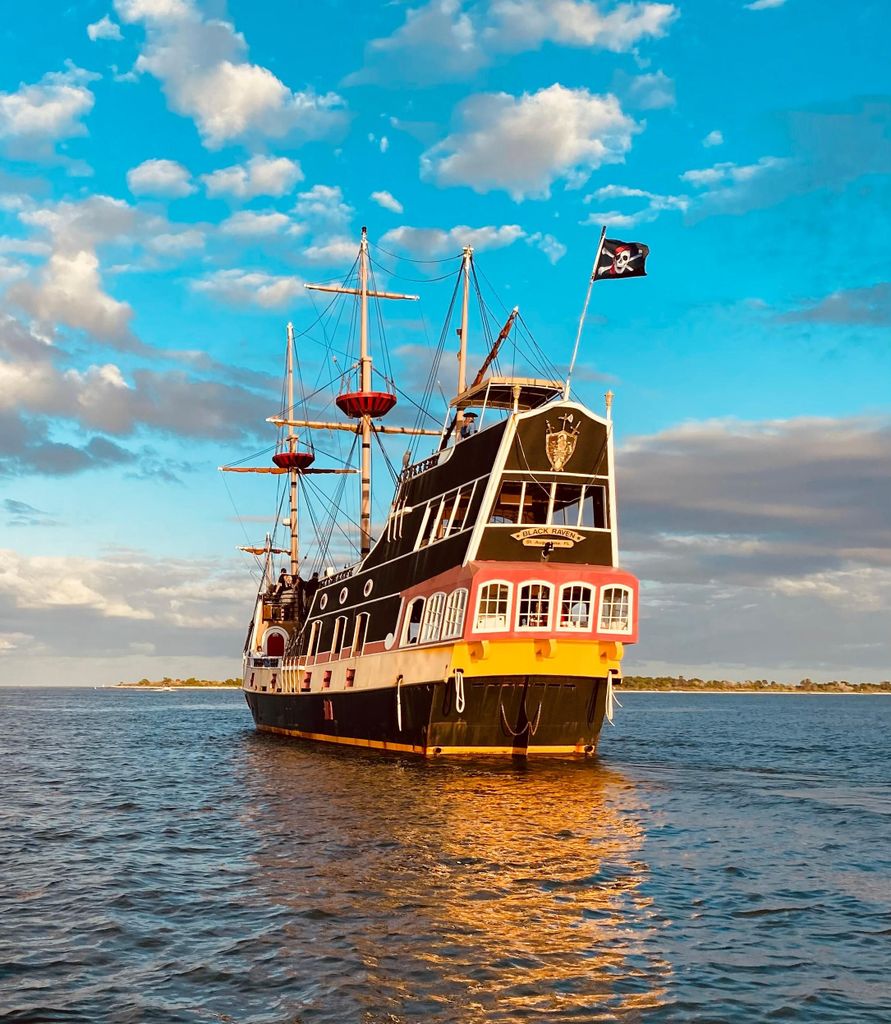 St. Augustine: Black Raven Tropical Sunset Cruise