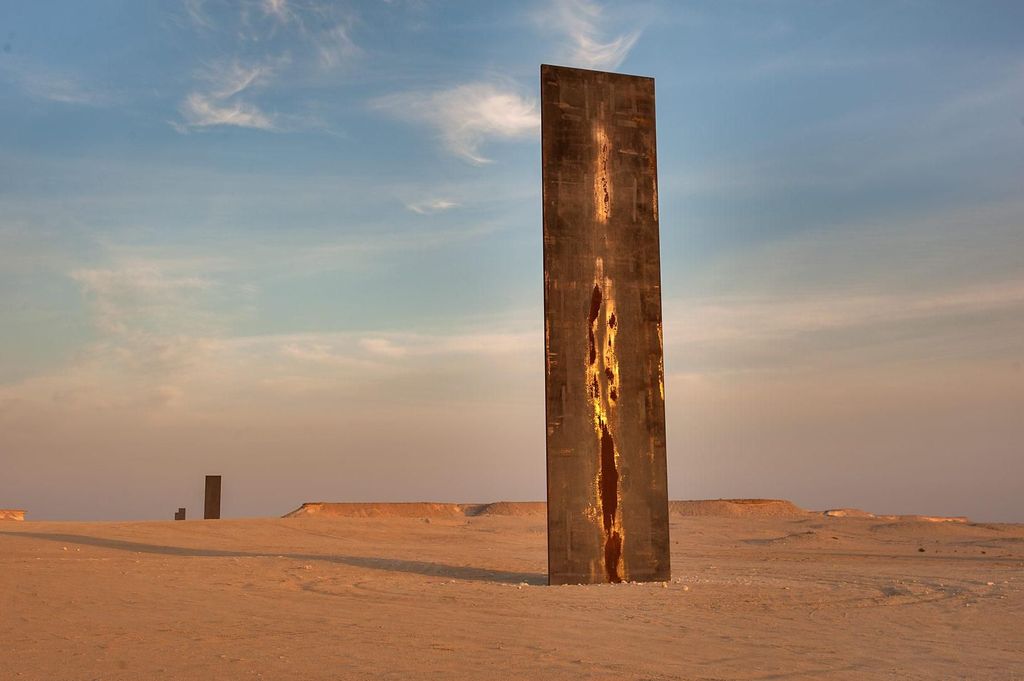 Westlich von Katar Richard Serra, Mushroom Hills, Kamelrennbahn