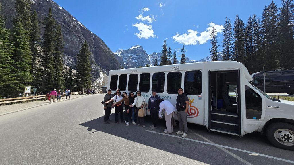 Von Banff/Canmore: Shuttle zum Moraine Lake und Lake Louise