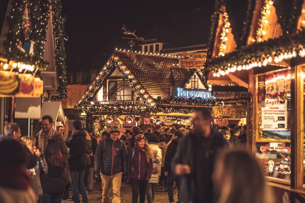 Privates Weihnachtsmarkt-Hopping mit Gondelfahrt und Weinverkostung