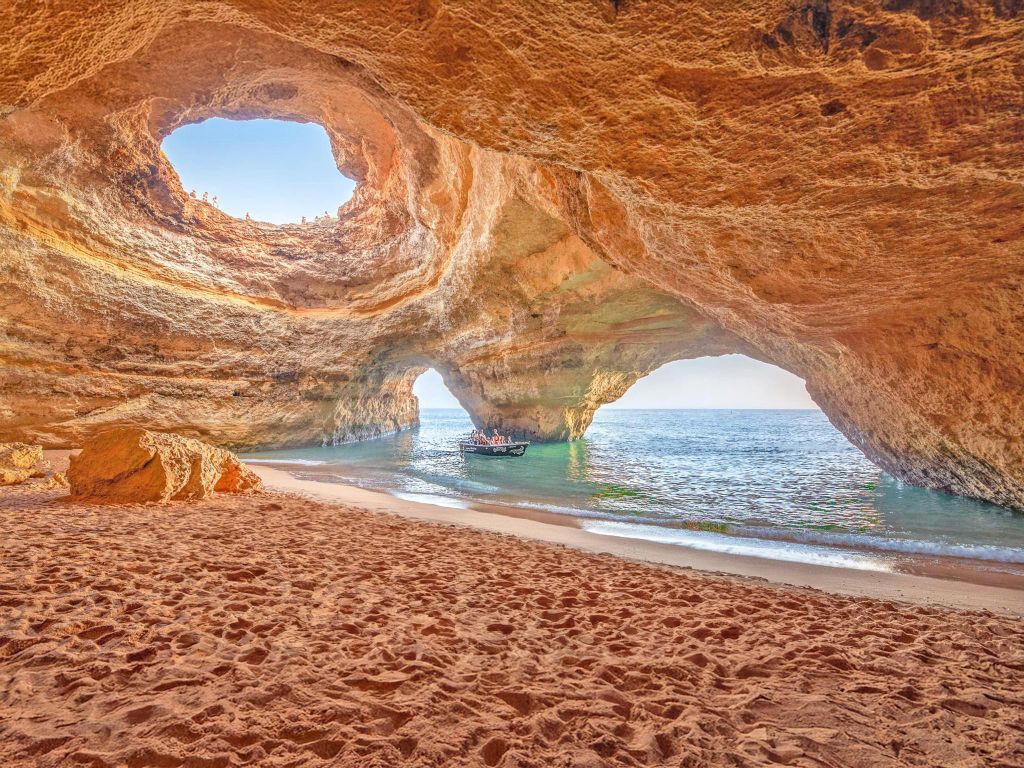 Armação de Pêra: Bootsfahrt zu den Benagil-Höhlen und geheimen Stränden