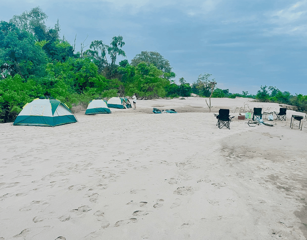 Mekong Magic: Kajakfahren, Delfine & Insel-Camping-Abenteuer