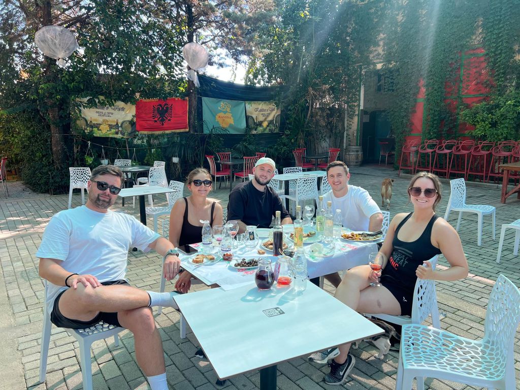 Sarande: Blaues Auge mit traditionellem Essen und Weinverkostung