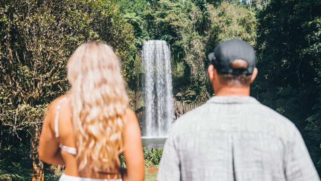Cairns: Wasserfall-Tour mit Mittagessen