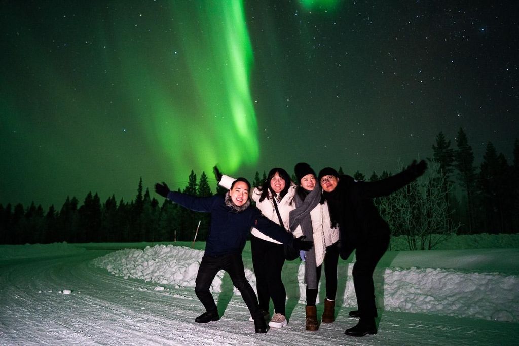 Rovaniemi: 97,3 % Erfolgsquote bei der Aurora-Gruppentour mit Fotos