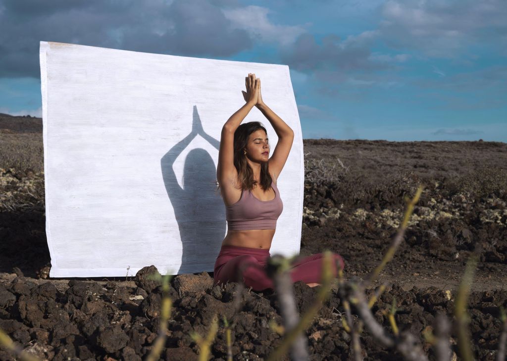 Lanzarote: Outdoor-Yoga-Kurs mit Kopfhörern