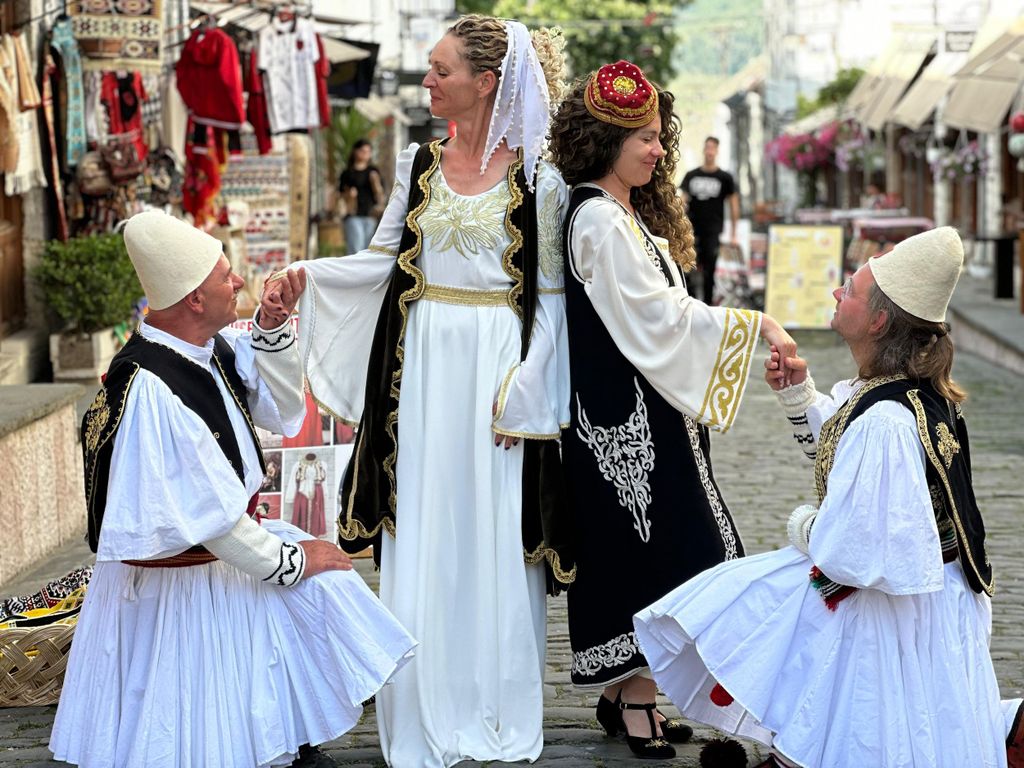 Von Tirana nach Gjirokaster: Tagestour in der bezaubernden Stadt