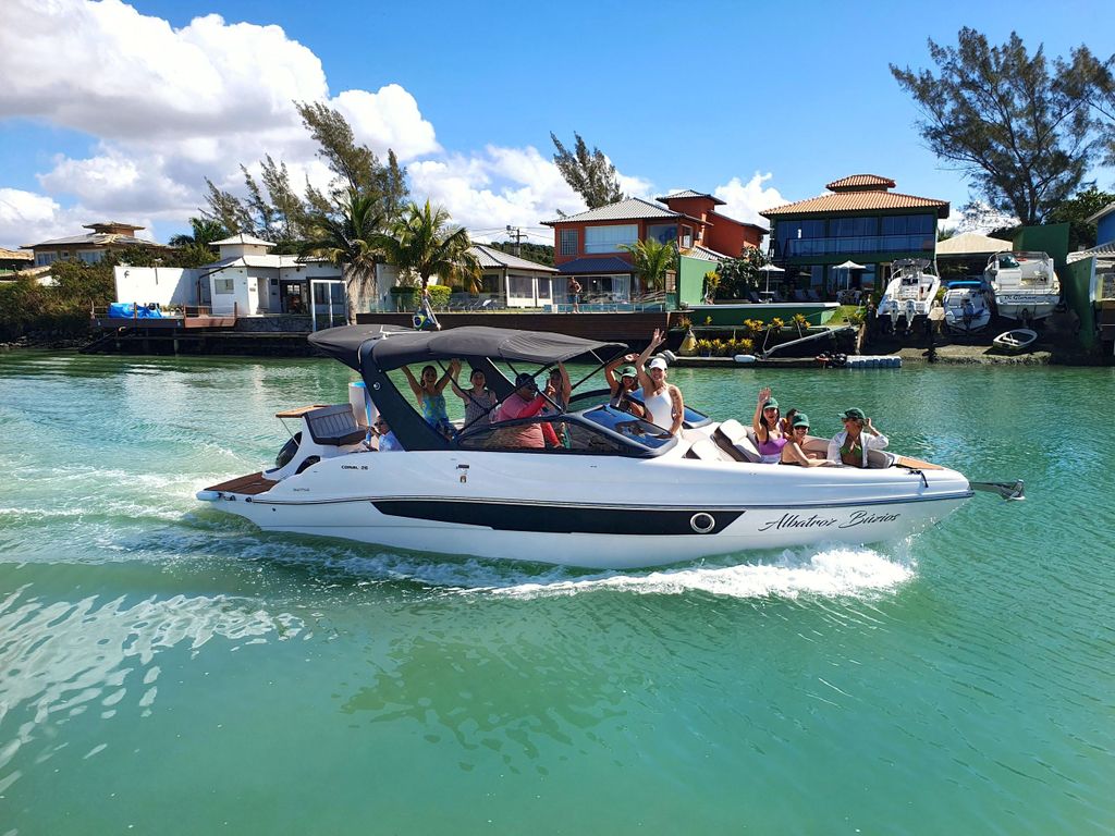 Búzios: Speedboat Tour zu 2 Inseln und 11 Stränden
