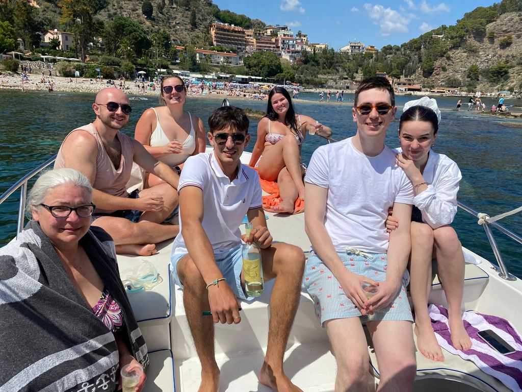 Taormina: Bootstour mit sizilianischer Weinverkostung