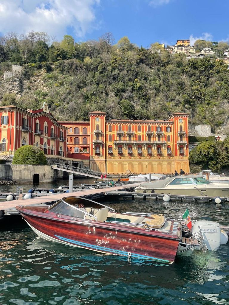 Comer See: Private Tour – Holzboot mit Winterabdeckung