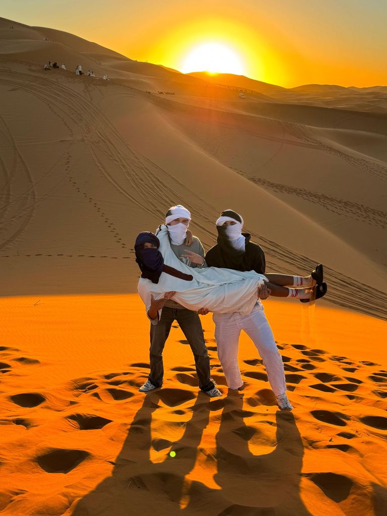 Von Marrakesch: 2-tägige Sahara-Wüstentour nach Fes oder Marrakesch