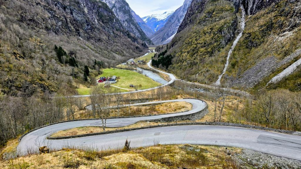 Flåm: Spaziergang zum Stalheim-Wasserfall & Fahrt zum Aussichtspunkt Stegastein