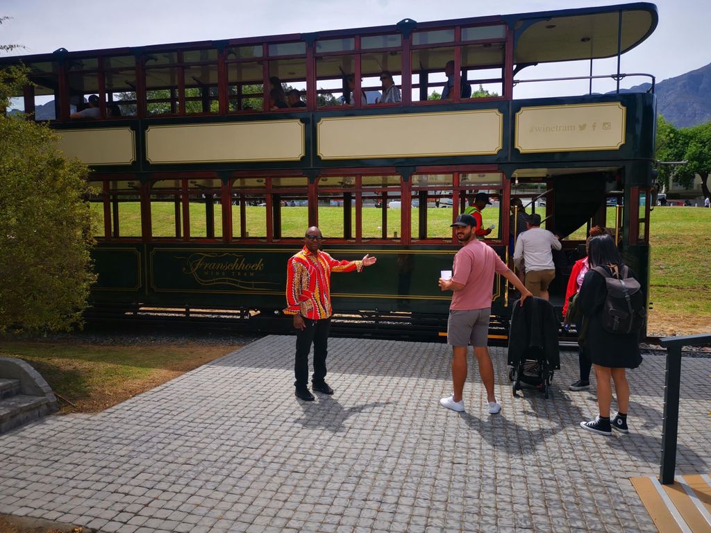 REGELMÄSSIGE FRANSCHHOEK-WEINSTRAM-TOUR (nach Gruppengröße)