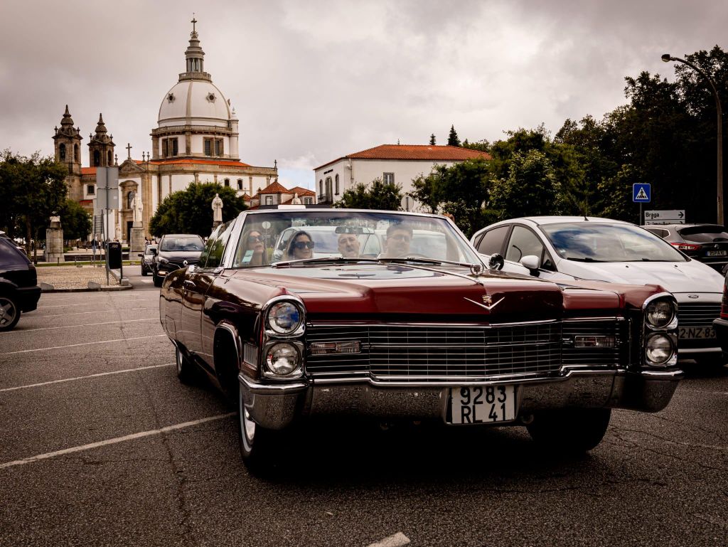 Romantische Tour in einem Oldtimer: Liebe auf Rädern