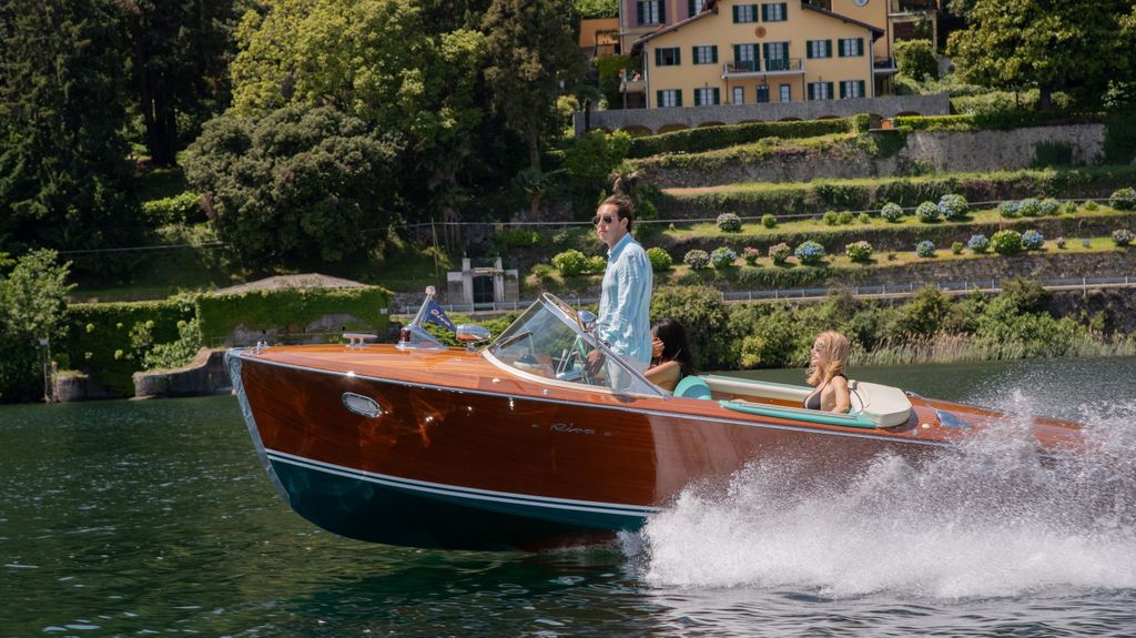 Riva Boot Einstündige Tour Borromäische Inseln