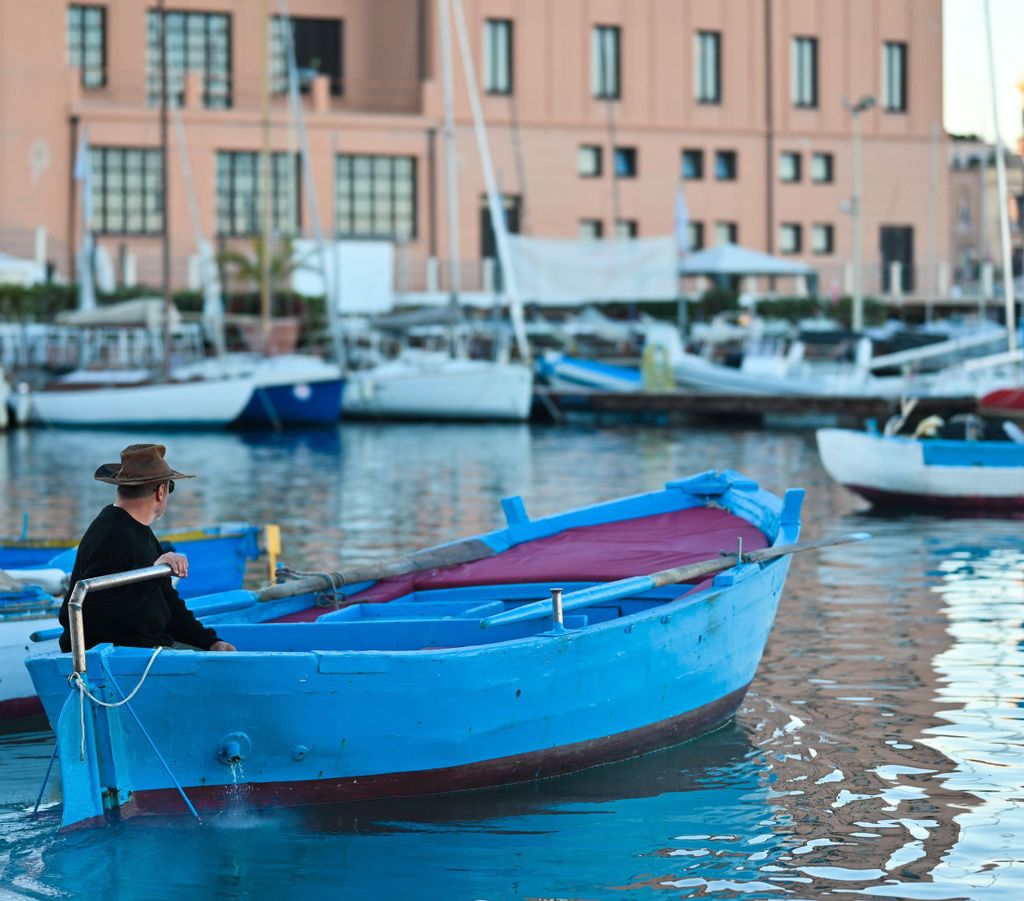 Bari: Private Bootsfahrt über "Gozzovigliando", Fischerboot